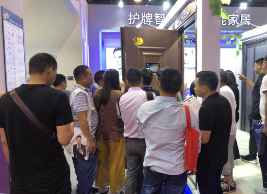現(xiàn)場(chǎng)直擊——護(hù)牌智能門智能家居亮相永康門博會(huì)